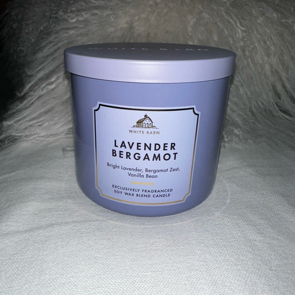 White Barn Lavender Bergamot Candle - Soft Lavender Jar - Picture 3 of 11